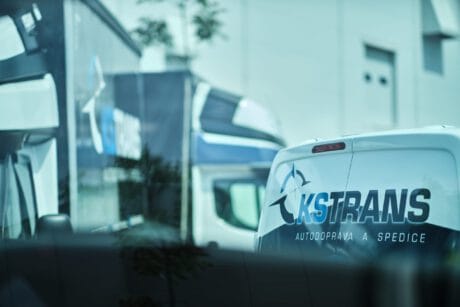 Mezinárodní Přeprava Zásilek: Jak KS-TRANS zajišťuje speciální přepravu po celém světě